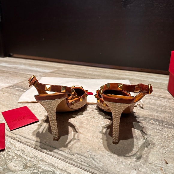Valentino Garavani Cream and Brown Slingback Heels - Picture 4 of 6
